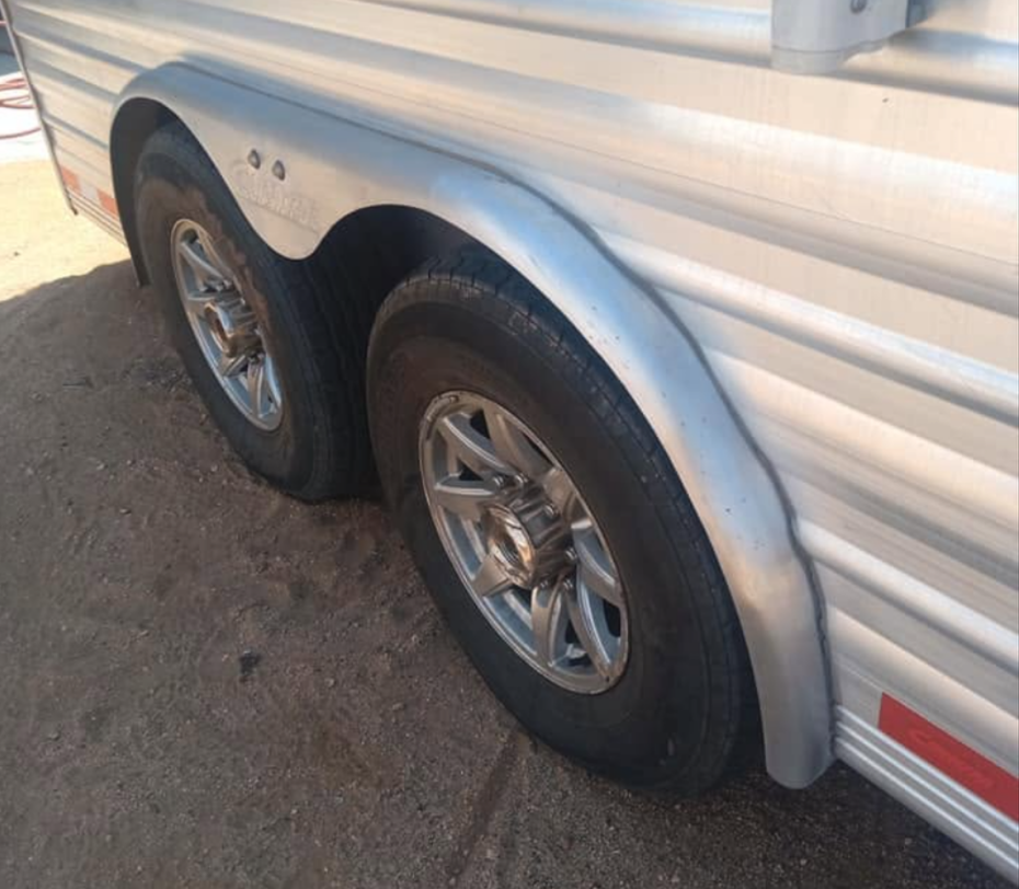 Aluminum horse trailer — fender straightened and bearing service complete